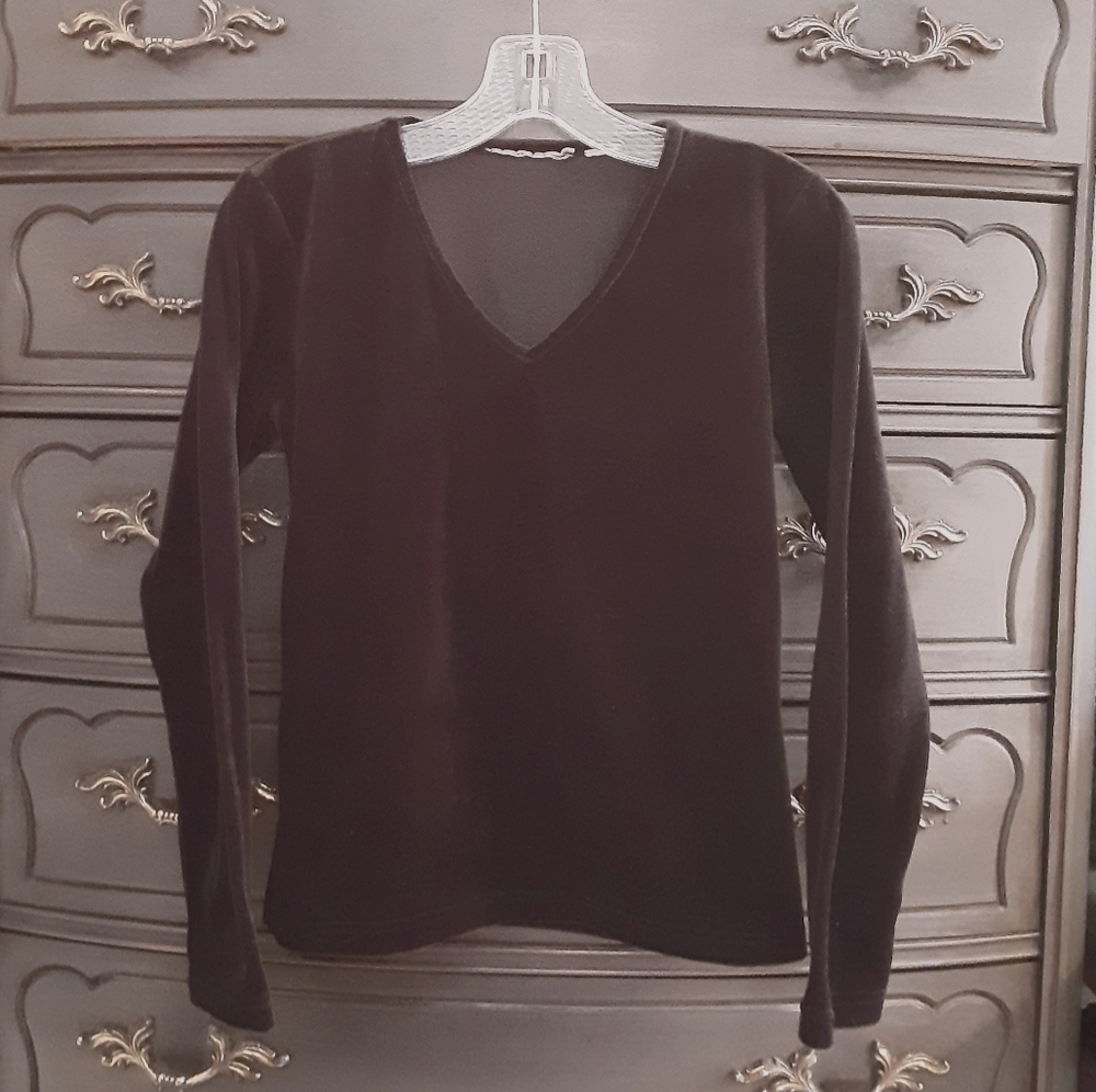 Velvet long sleeve v-neck